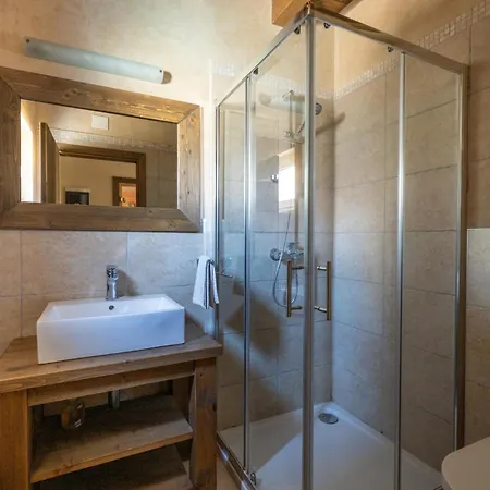 Villa Nocciola With Sea View, Private Pool And Sauna Premantura