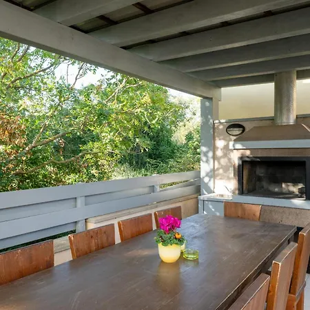 Nocciola With Sea View, Private Pool And Sauna Premantura
