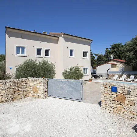 Vila Nocciola With Sea View, Private Pool And Sauna