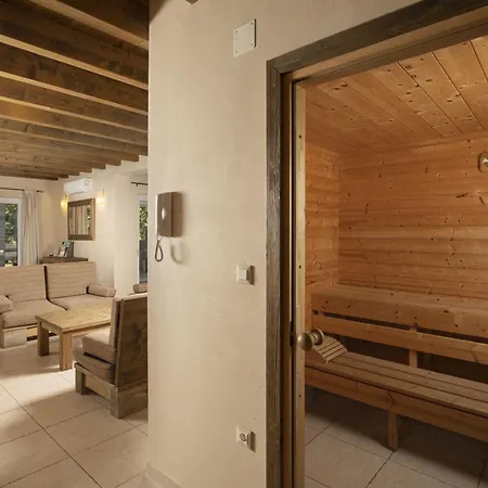 Nocciola With Sea View, Private Pool And Sauna Premantura