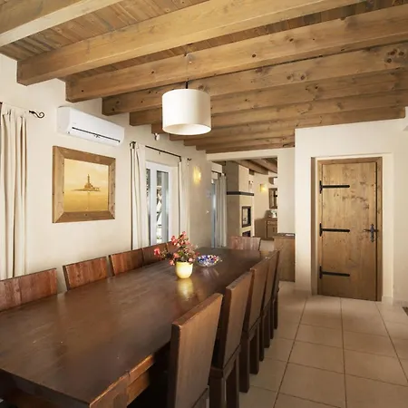 Villa Nocciola With Sea View, Private Pool And Sauna