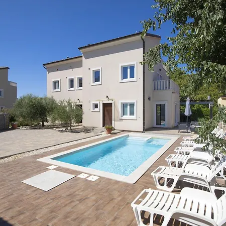 Nocciola With Sea View, Private Pool And Sauna Vila