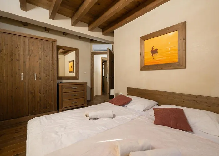 Vila Nocciola With Sea View, Private Pool And Sauna