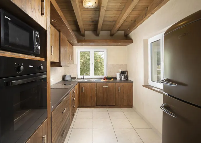 Nocciola With Sea View, Private Pool And Sauna Vila